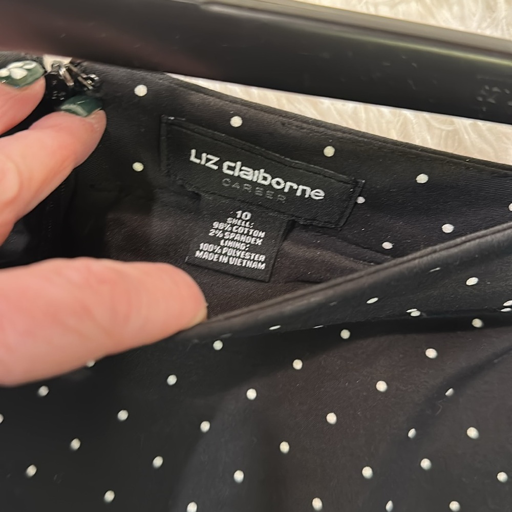 Size 10 Skirt size Medium Top Liz Claiborne Set - Picture 4 of 4
